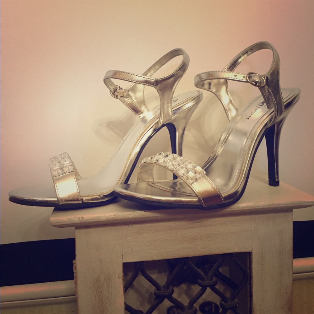 Fioni Night Strappy Silver Pumps 8M